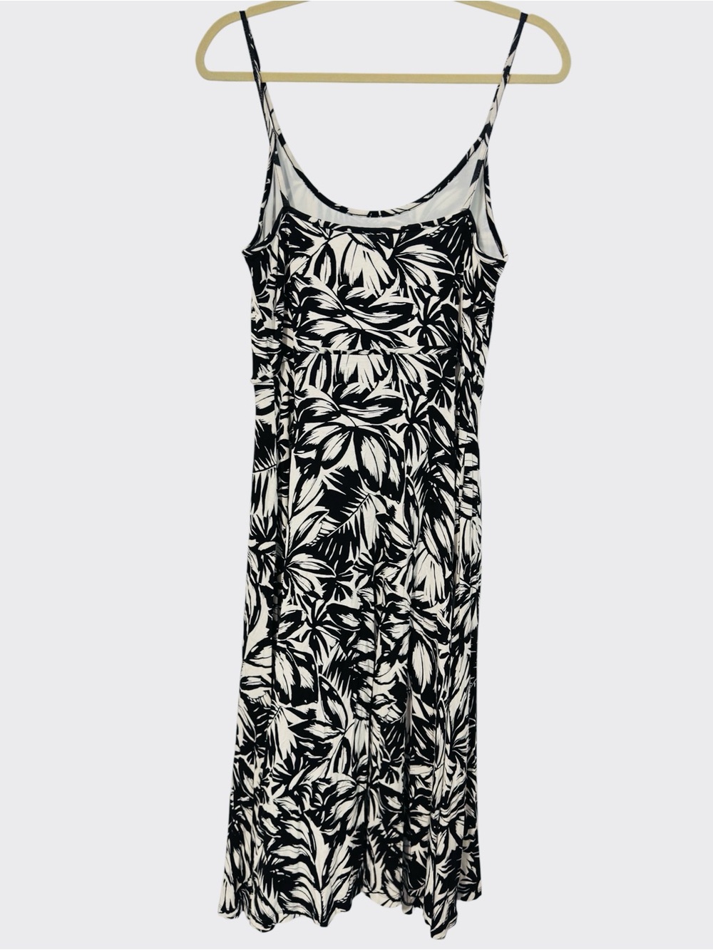 LOFT Fit and Flare Black & White Spaghetti Strap Dress Petite Size M, leaf print - Picture 4 of 13